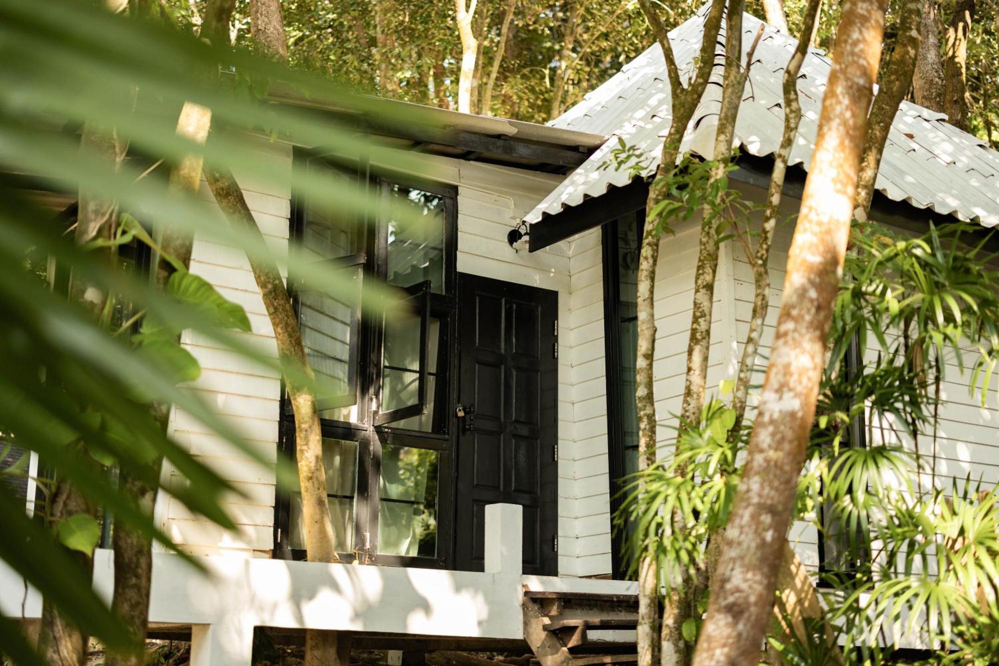 Barefoot Project Formerly Baan Klong Kleng Koh Phayam Εξωτερικό φωτογραφία